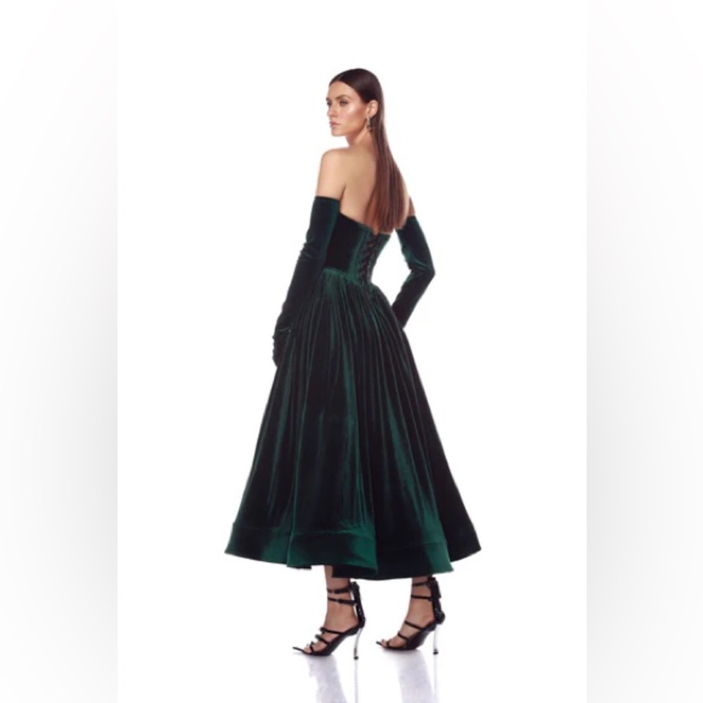 NWOT BRONX AND BANCO Inara Emerald Velvet Midi Dress ,Elegant Green Velvet Dress - Picture 6 of 15
